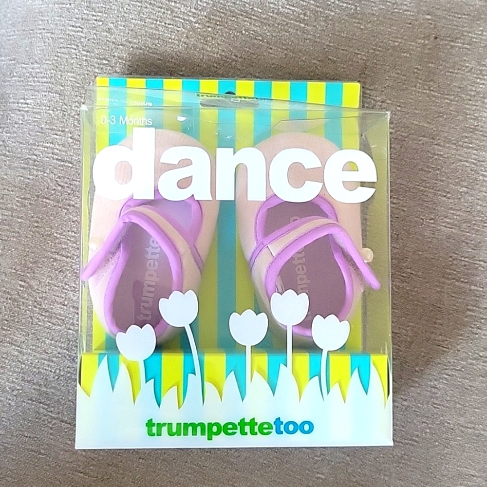 BNIB Baby crib shoes 0-3 mths Trumpettetoo